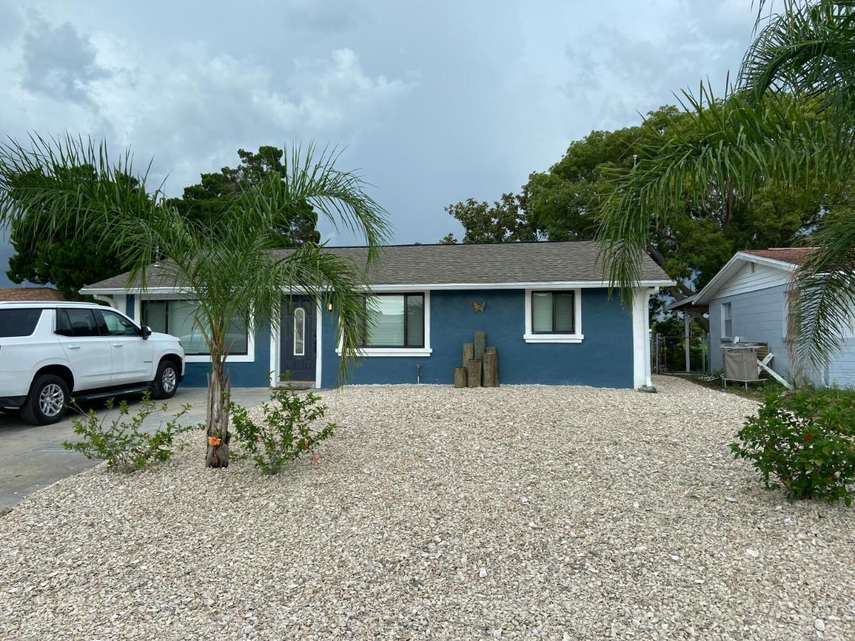 Gorgeous Seaside Seashell Cottage! *