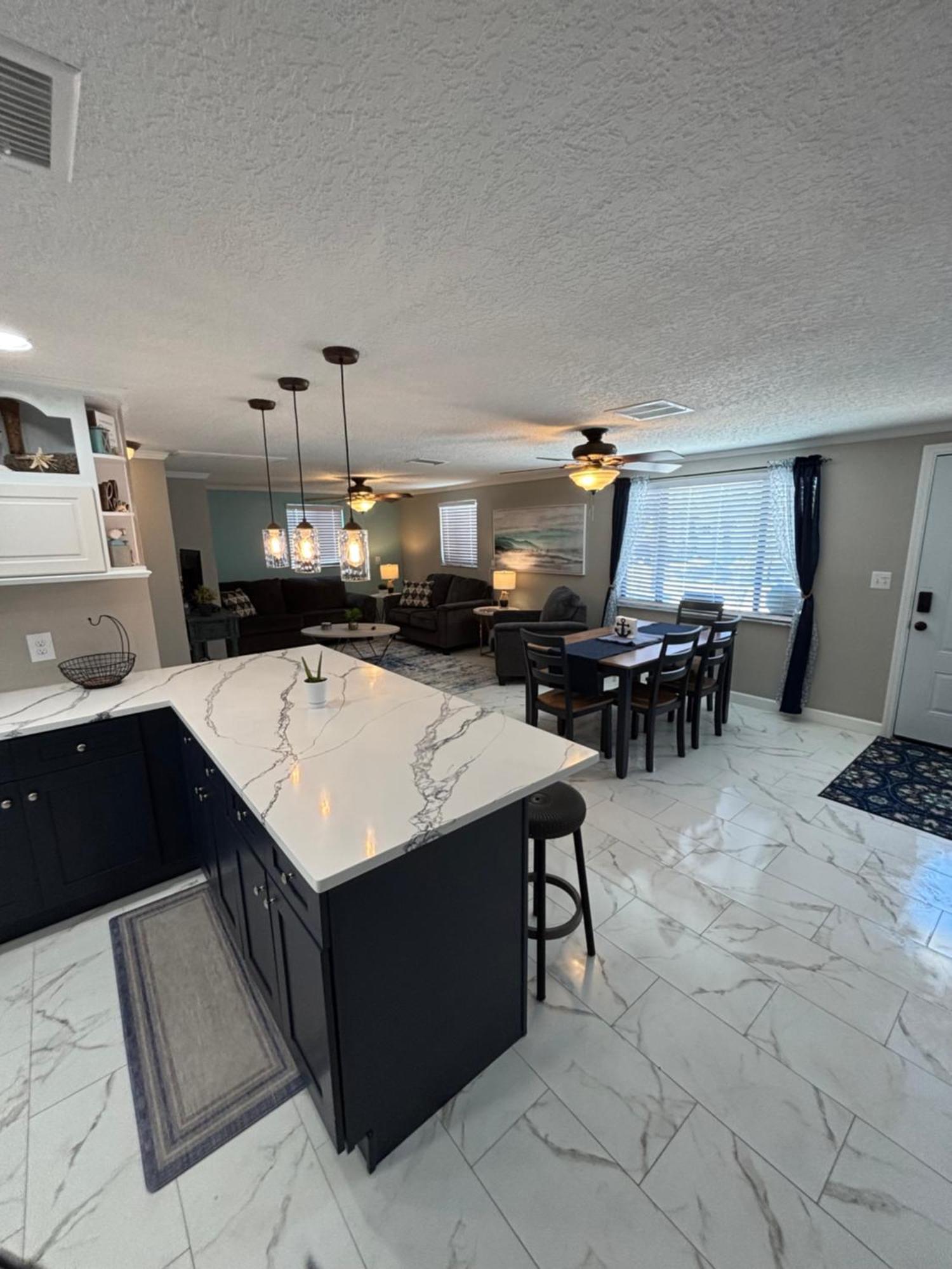 Gorgeous Seaside Seashell Cottage! Holiday home Hudson